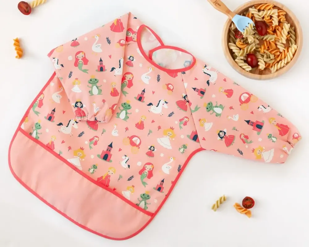 Αδιάβροχη Σαλιάρα-Ποδιά με Μανίκια Tales Ροζ