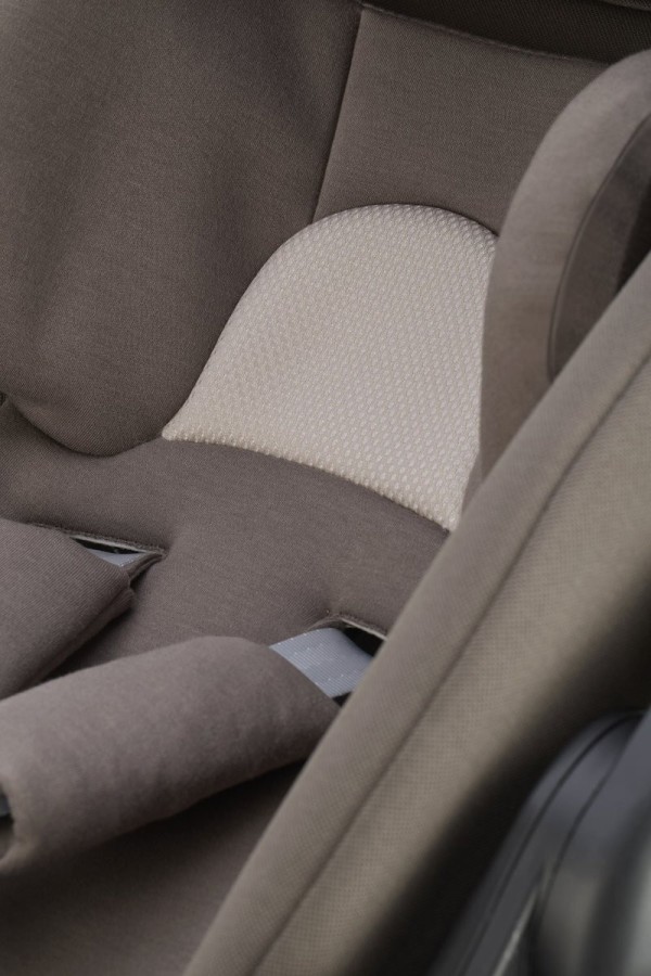 DARWIN INFANT I-SIZE REC. EVO APTICA ESSENCE MOKKA